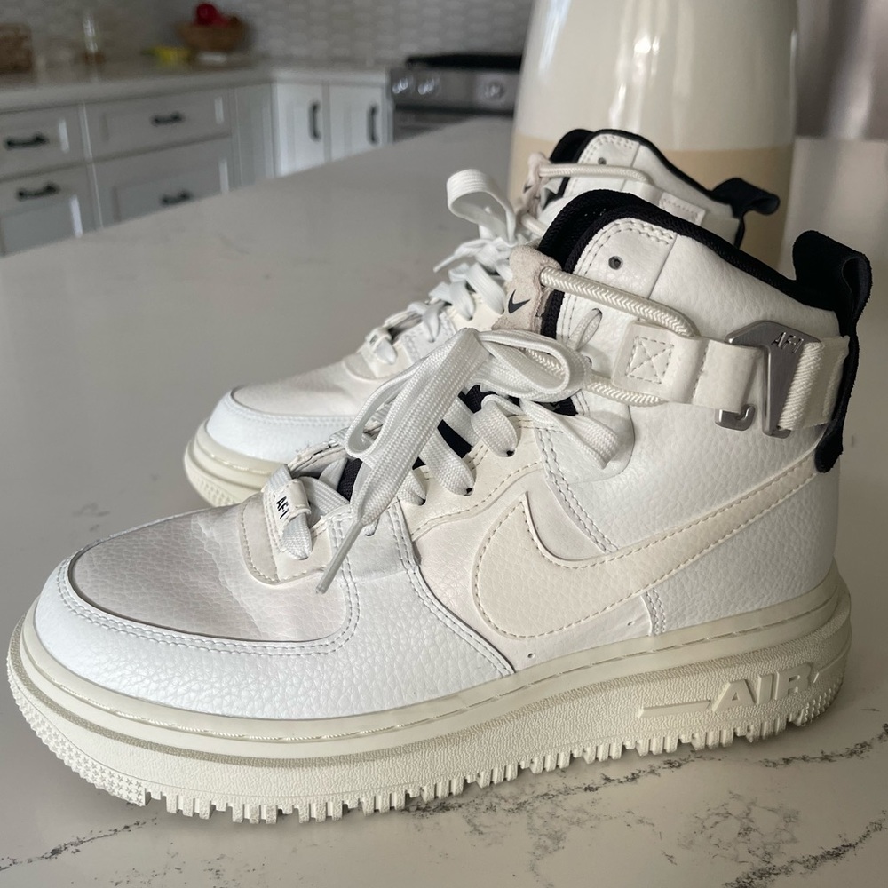 Nike Air Force 1 High Utility 2.0 Sneakers - Women’s size 7.5 - Like new